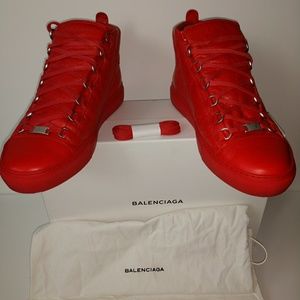 (2) pairs. Black pair and a red pair.